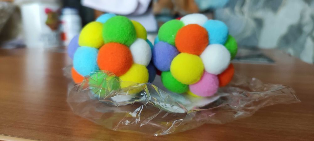 М'які стрибучі м'ячики з дзвіночком для котів та собак (2 шт.)