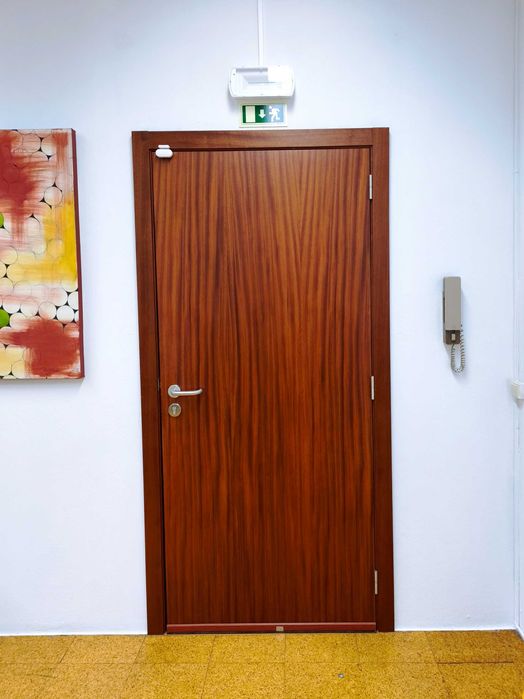 Porta Completa em Mogno – 90x200cm