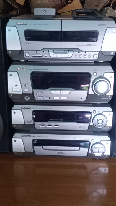 Wieża Technics + magnetowid JVS.