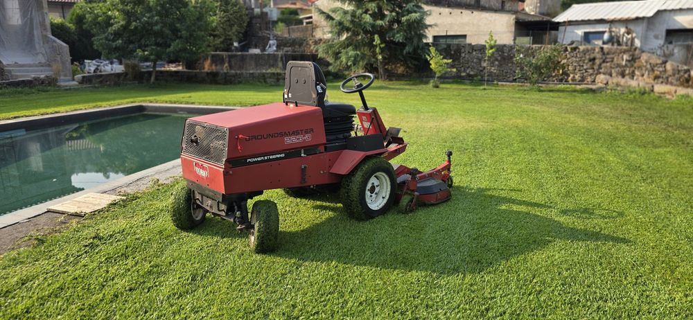 Corta relvas Toro Groundmaster 223D