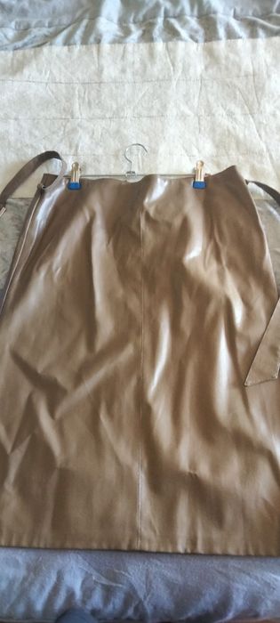 Saia Berskha castanha pele