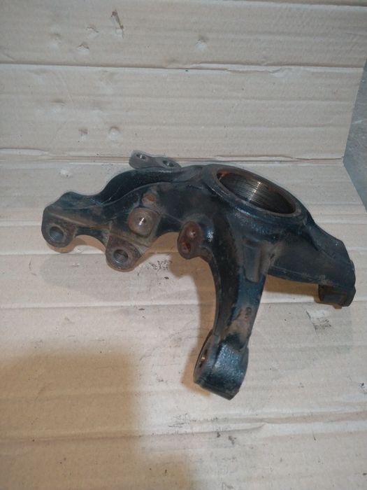 Поворотний кулак Citroen C4 Picasso