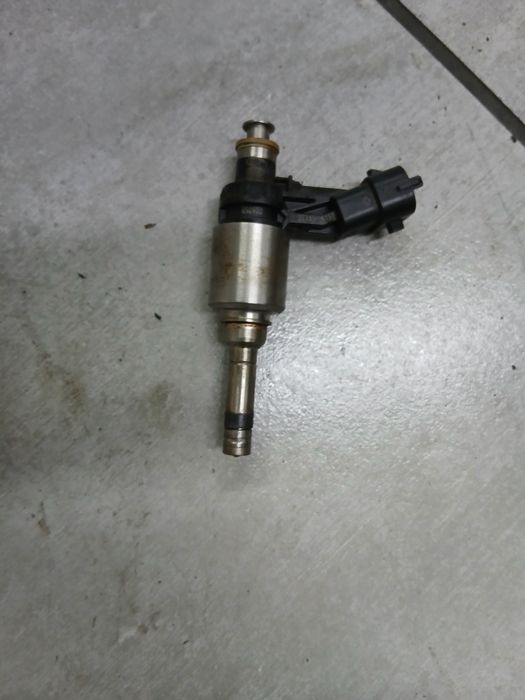 Wtryskiwacz paliwa KIA Ceed Sportage Carens