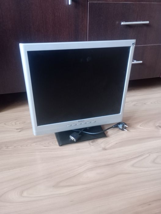 Monitor sprawny z kablem