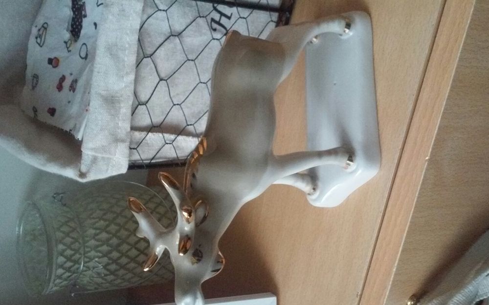 Figurka sygnowana. Łoś-Wołyń Połonne.