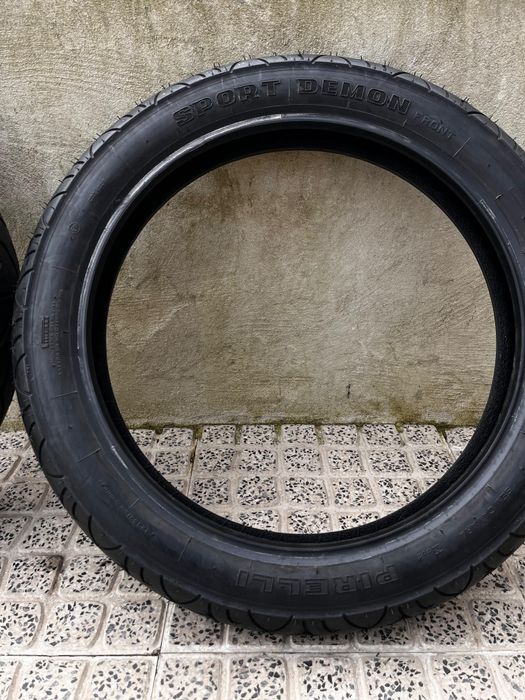 Pneu pirelli sport demon