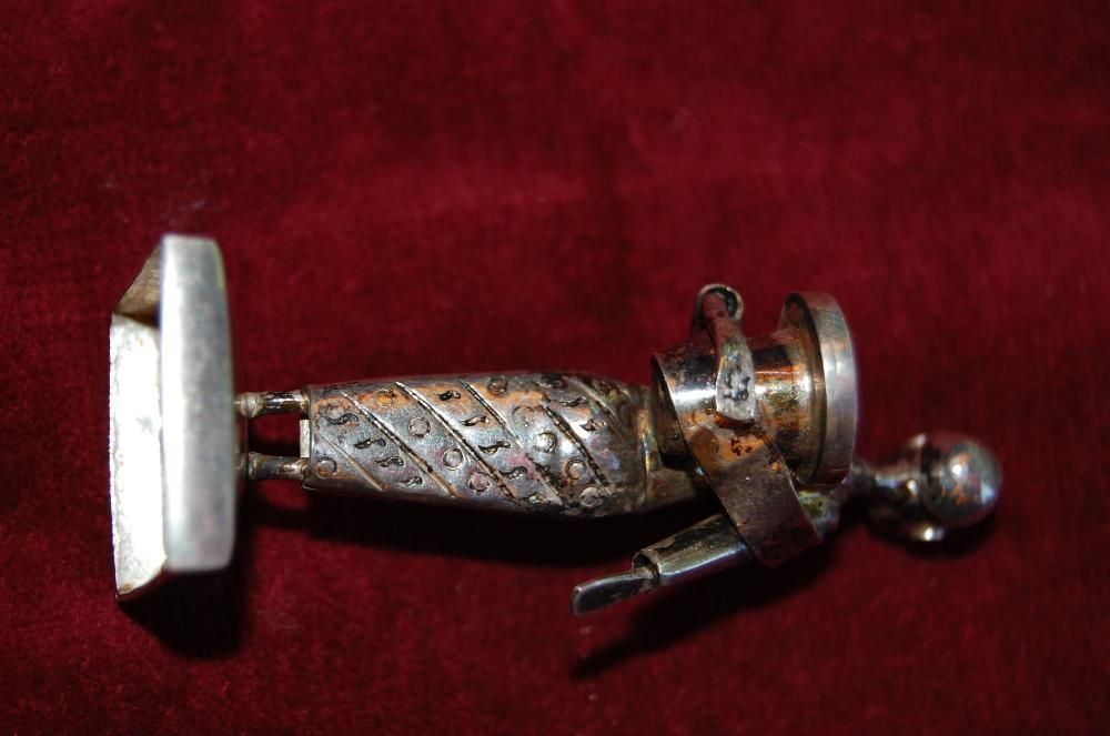 Figurka kobiety , srebrna , wschód , wys. 10 cm.  Zamienię