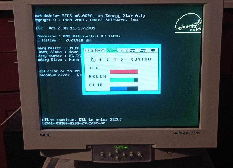 Monitor NEC MultiSync FE700