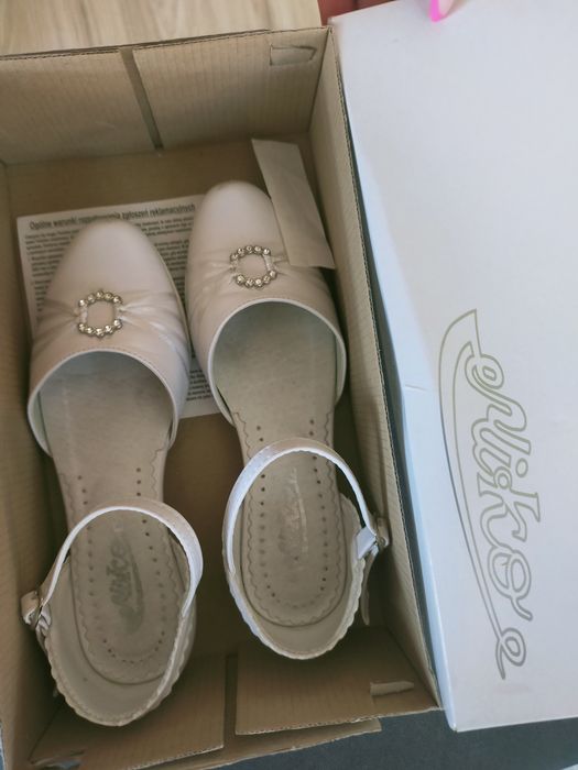 Buty do pierwszej komuni  białe dziewczęce  r 32 Miko