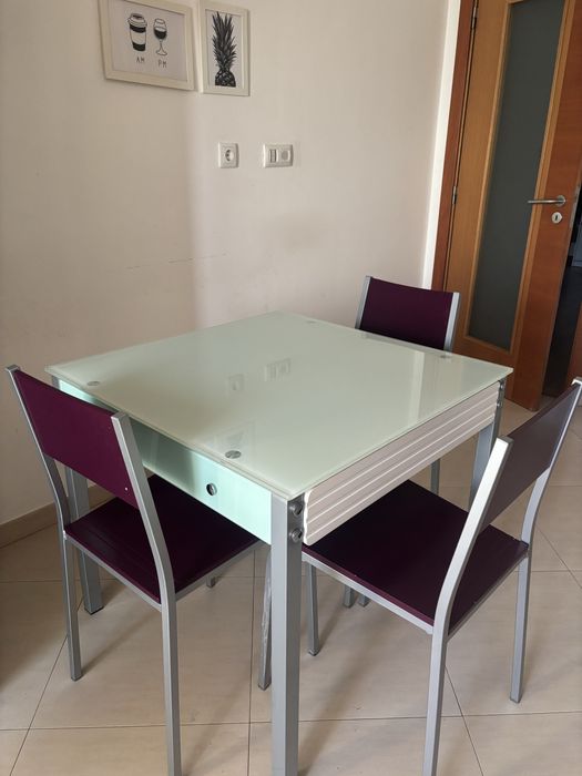Mesa quadrada de refeiçoes