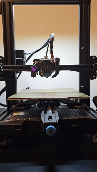 Impressora 3D Creality Ender 3 V2 com upgrades