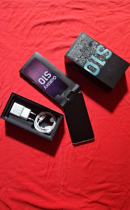 Samsung Galaxy S10 8/128 .