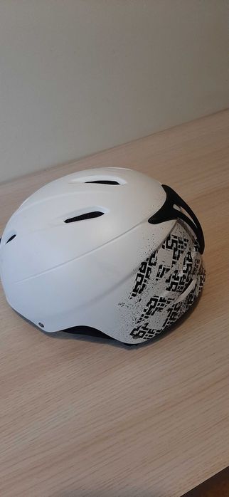 Kask narciarski Giro z uchwytem Go Pro