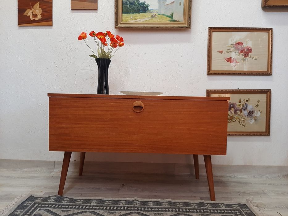 Wyjątkowa komoda Vintage – po renowacji, gotowa do nowego wnętrza!