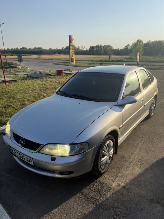 Опель  вектра б 1999 1.8 газ /бензин