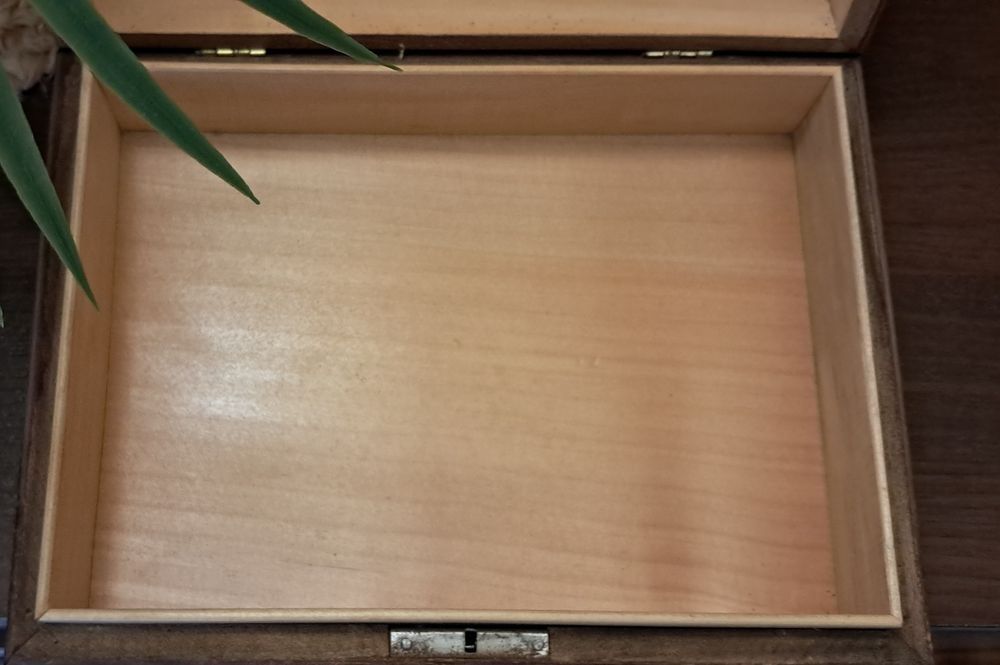 Antyk rękodzieło drewniane pudelko zdobione do renowacji szkatułka