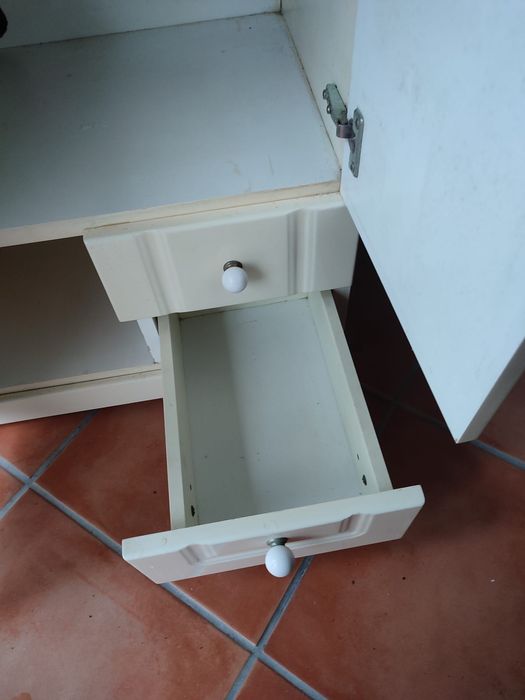 Armário de casa de banho