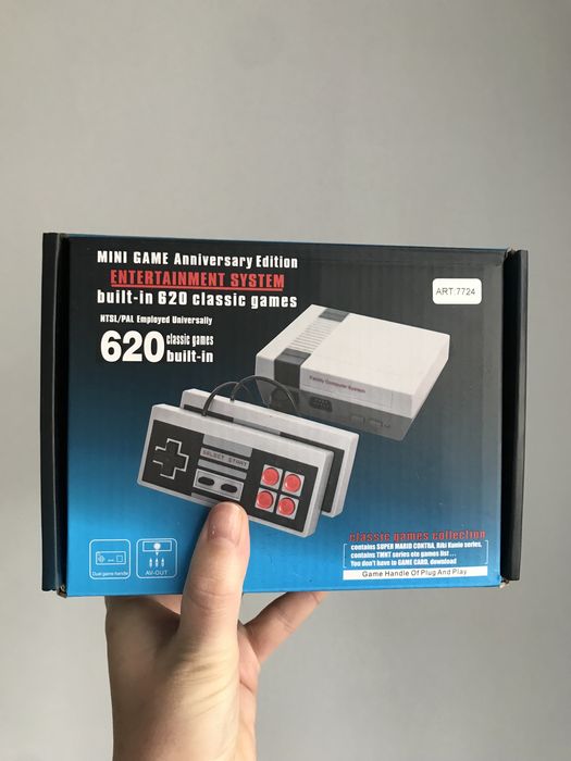 Ігрова приставка з джойстиками 620 ігор.