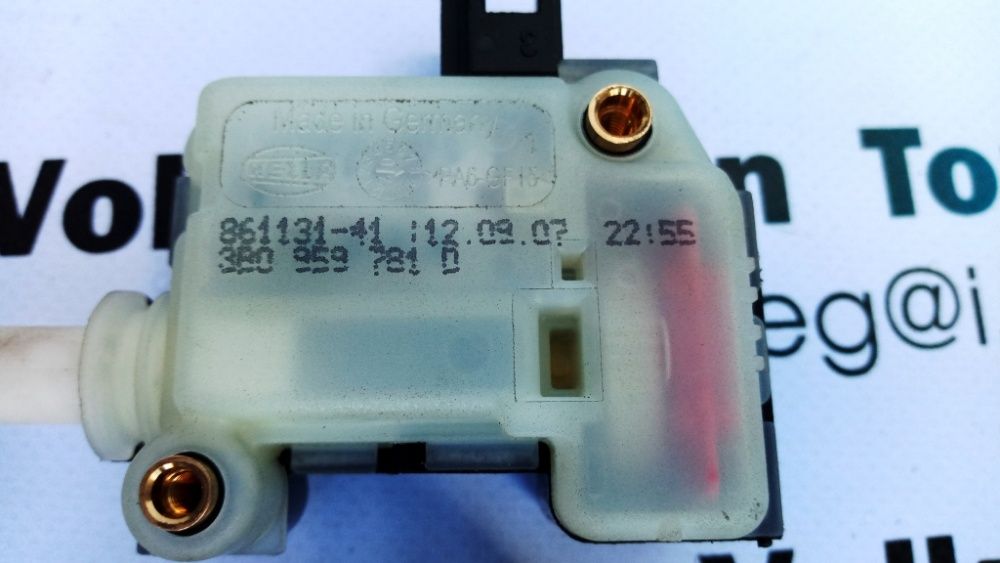 Активатор багажника, замок Volkswagen Touareg 3B0959781D 3B5827061B