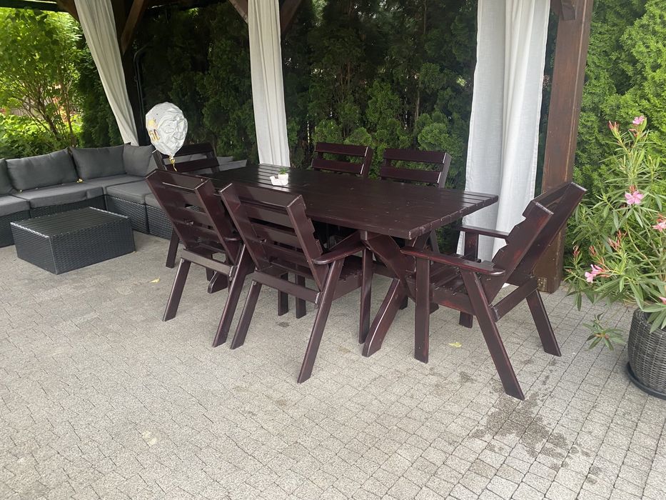 Drewniane meble ogrodowe