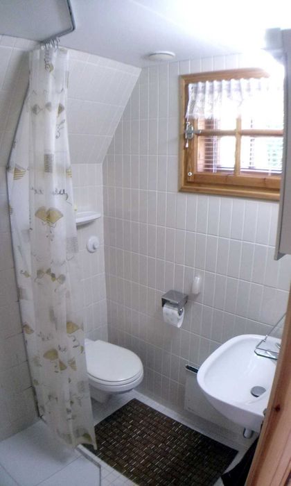 Domek letniskowy z kominkiem nad jeziorem Dzierzgoń w Rodowie Małym