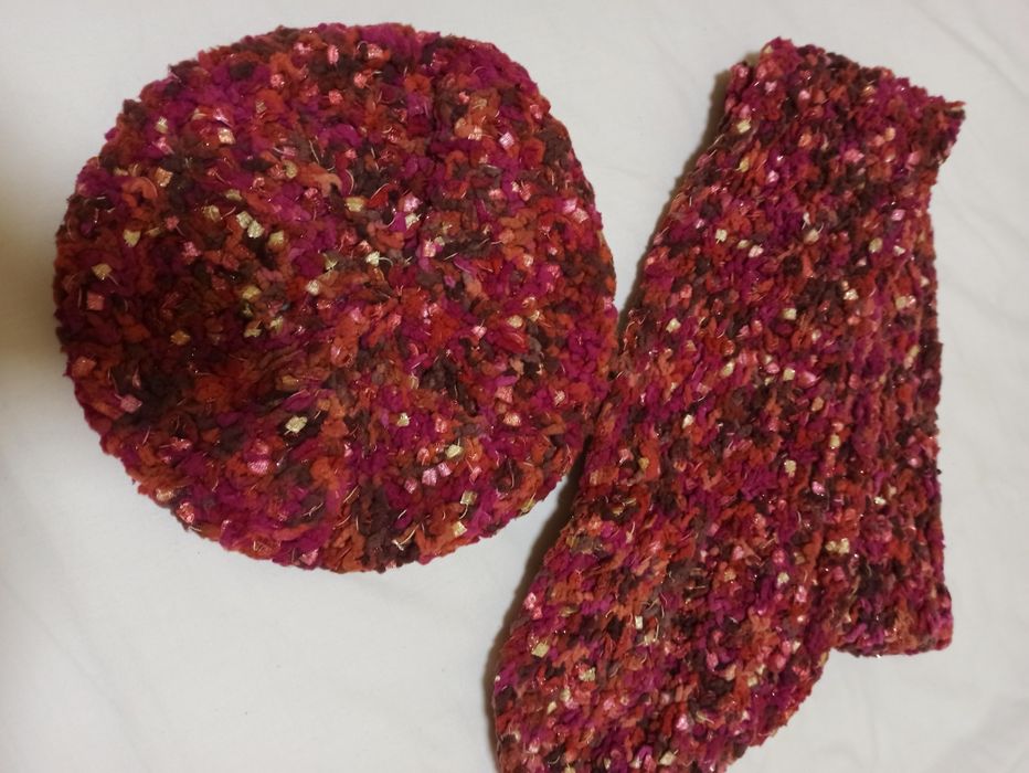 Вязаные   комплекты. берет, шарф и перчатки