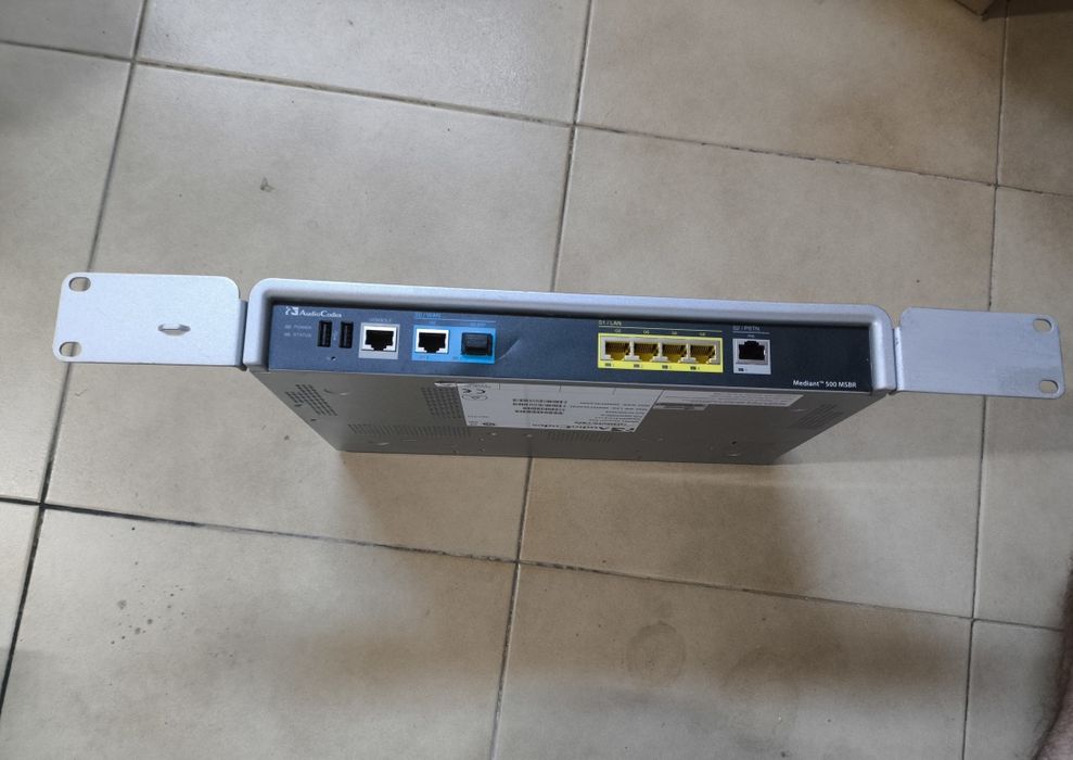 AudioCodes Mediant 500 (E-SBC / VoIP Gateway) + Abas para Rack