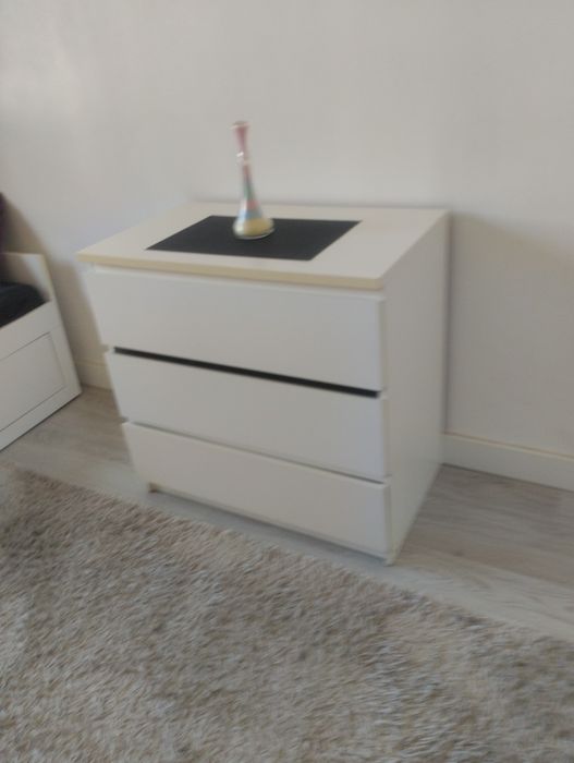 Cómoda branca Ikea