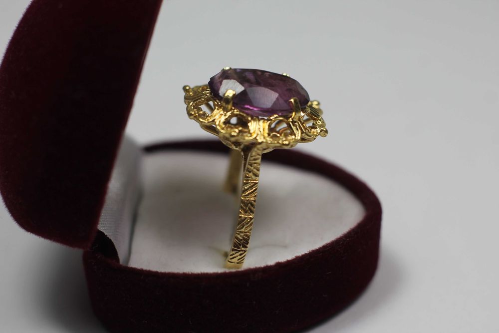 Złoty pierścionek p 750 6,20g R22