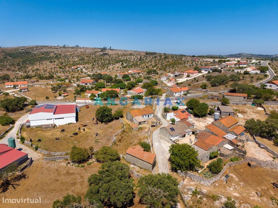 ANG1661 - Moradia T2 para Venda em São Bento, Porto de Mós