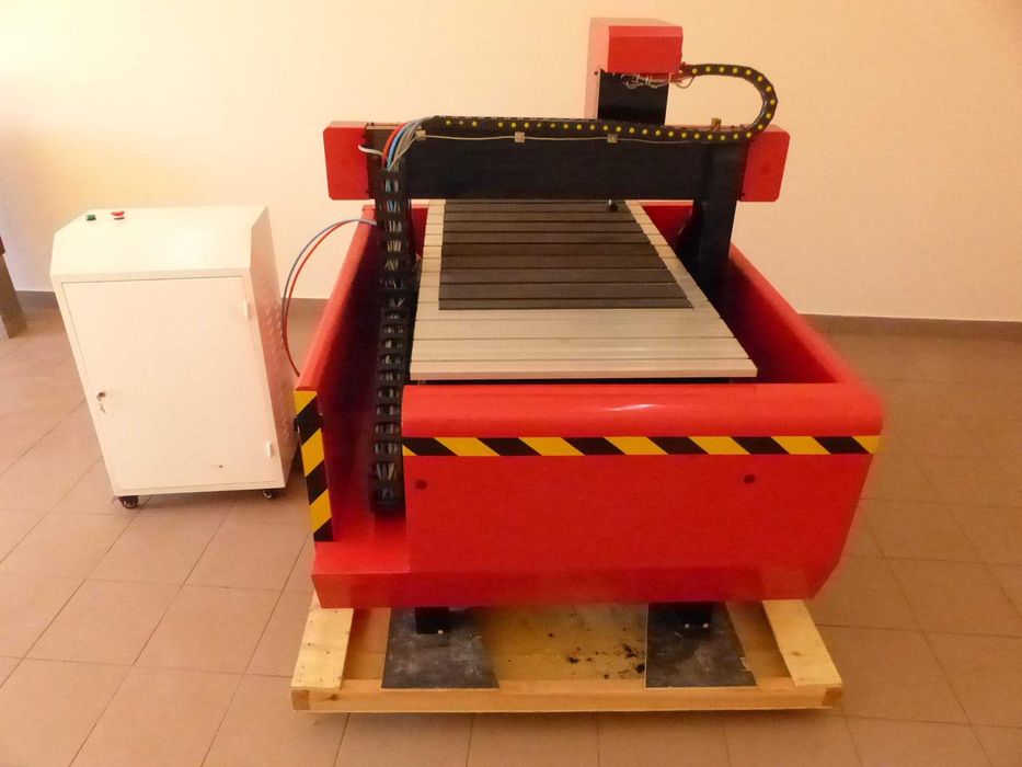 Frezarka górnowrzecionowa 2,2 KW 60x90 cm