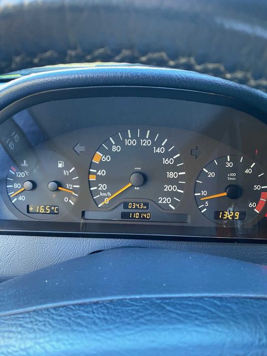 Mercedes C200 elegance poucos kms