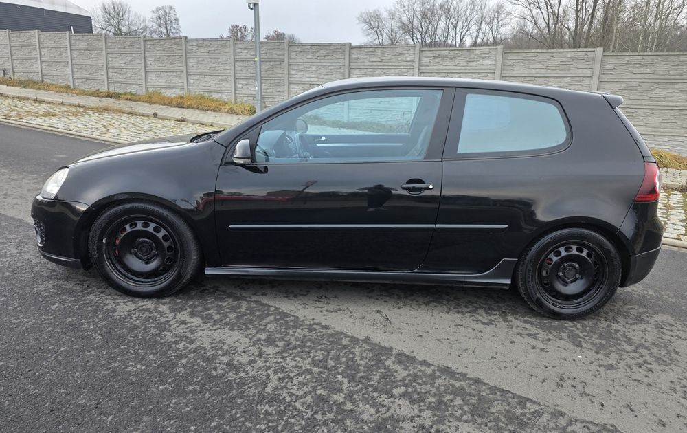 Golf 5 GTI !! 2.0 turbo 200 koni.  Długie opłaty!!