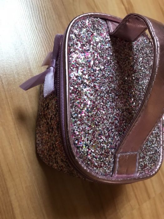 Kosmetyczka dziewczęca