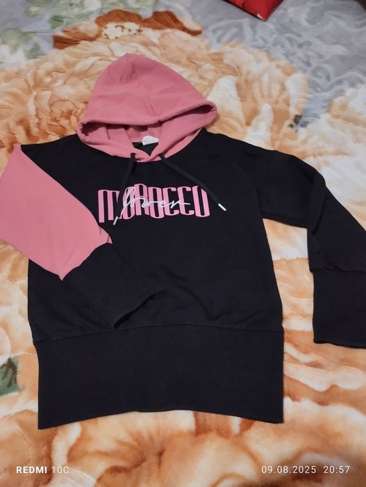 Продам кофту з капішоном