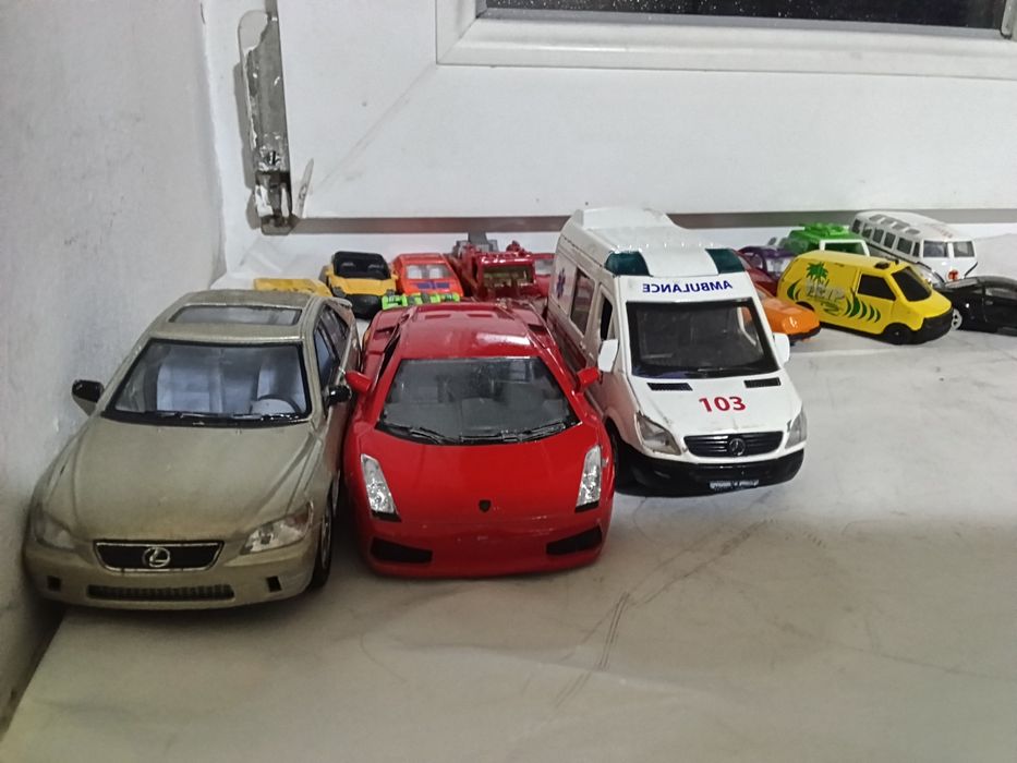 Моделі машин lamborghini lexus швидка допомога металеві машинки
