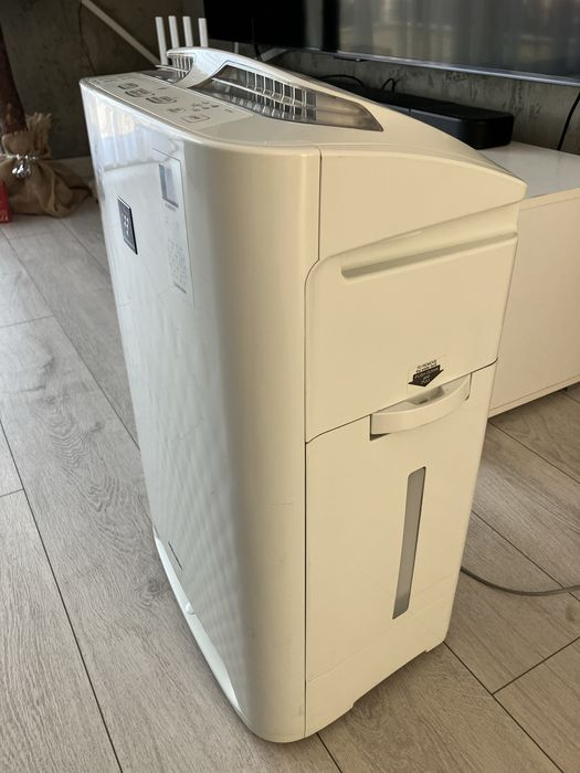 Oczyszczacz powietrza SHARP model KC-A60 plasmacluster