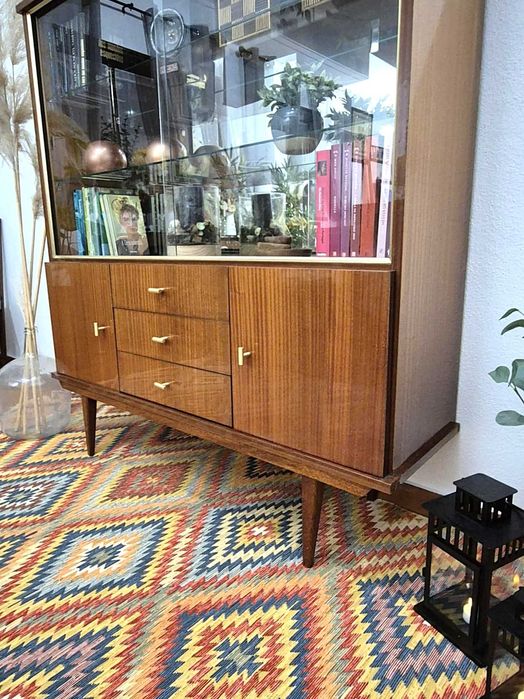 Vitrine / Aparador / Movel / Olaio / Vintage / Mesa