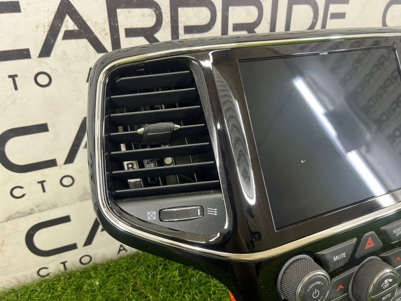 Монитор Jeep Grand Cherokee WK2 3.6 2020