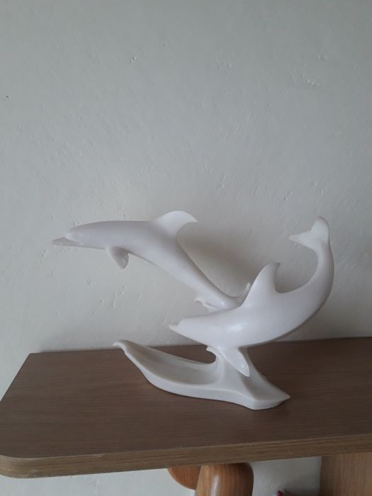 PRL Figurka Para Delfinów to nie jest porcelana Białe delfiny to ssaki