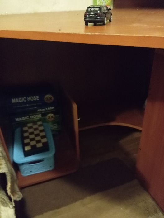 Продам комп'ютерний стіл