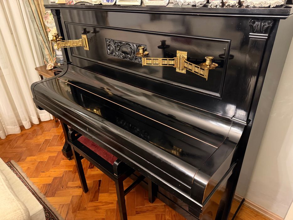 Piano antigo madeira