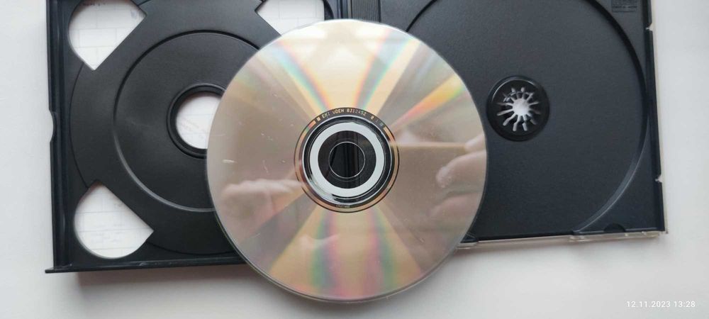 Продам фирменный CD диск Pink Floyd - The Wall