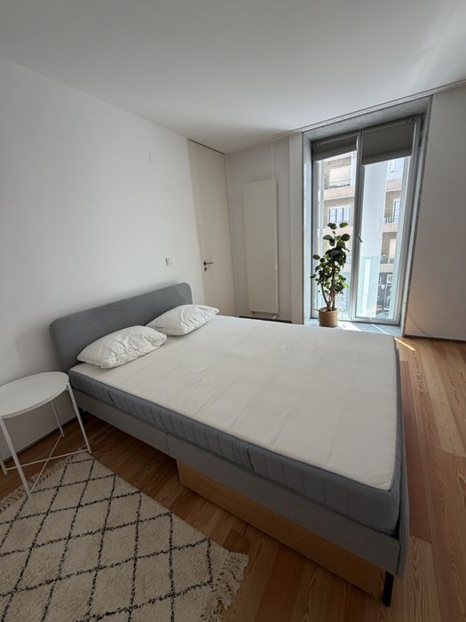 Cama + colchão 140x200