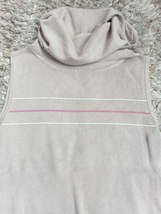 Bluzka dzianinowa Carry z golfem kamizelka