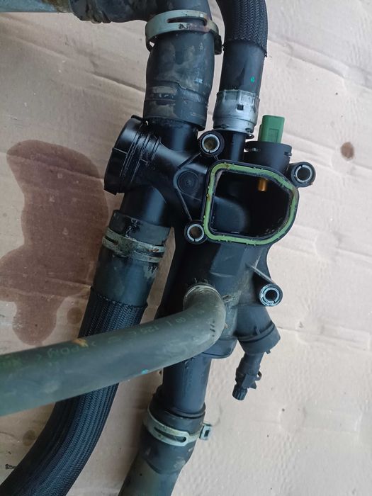 Obudowa termostat króciec citroen peugeot 2.0hdi rhr rh01