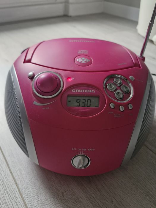 Radioodtwarzacz  radio  Grundig  RCD 1445 różowy CD USB