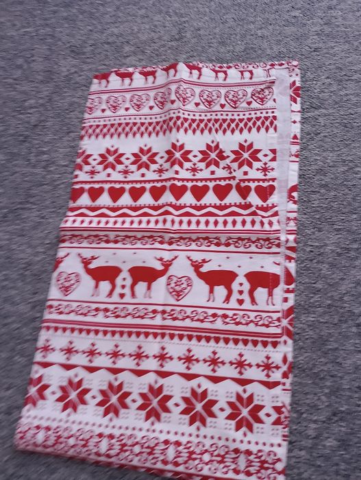 Oddam obrus i bieżniki