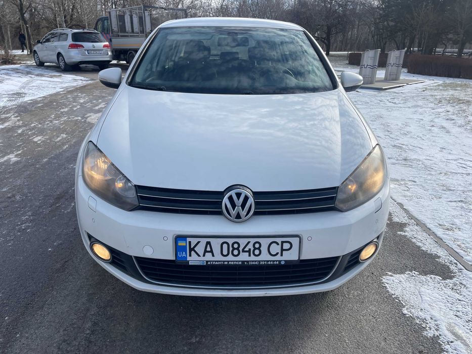 Volkswagen Golf VI   2011г