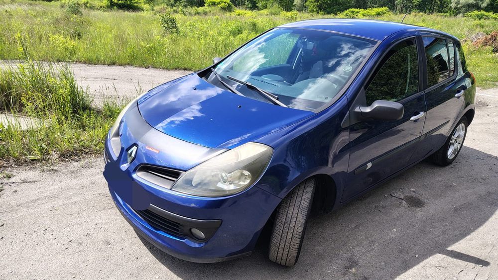 Renault Clio 3.  1.2 Benzyna